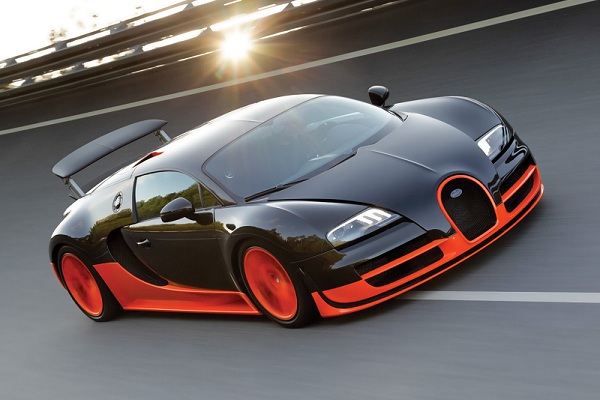 Dua Model Pencatat Rekor dari Bugatti Berteduh di Bawah Atap Mullin Automotive Museum 1 Bugatti Veyron 16.4 Super Sport World Record Edition