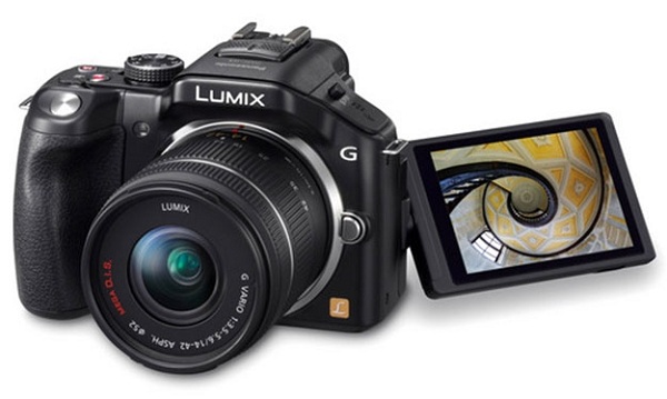 Panasonic Lumix G5 Front1