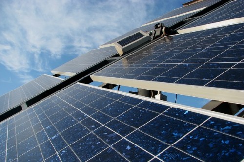 Jepang Bangun 30 Stasiun Panel Surya Untuk Hasilkan 60 Megawatt 1 Solar Panel