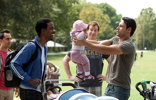vic_(chris_rock,_left)_and_alex_(rodrigo_santoro,_right)