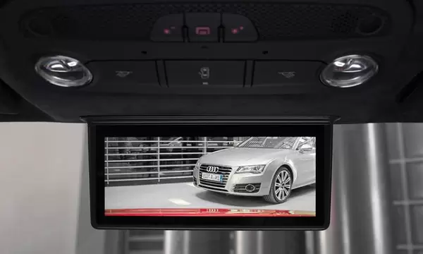Audi R8 e tron AMOLED screen