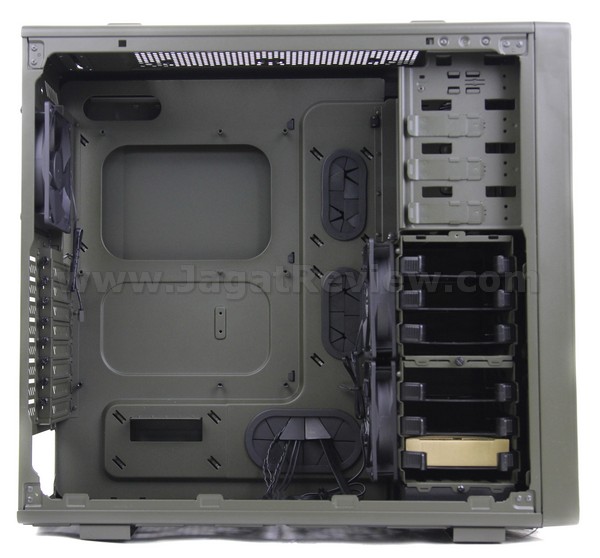 Corsair VengeanceC70 17 Corsair VengeanceC70 17