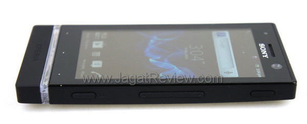 Sony Xperia U Sisi Kanan