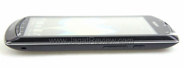 Sony Xperia Neo L Sisi Kanan