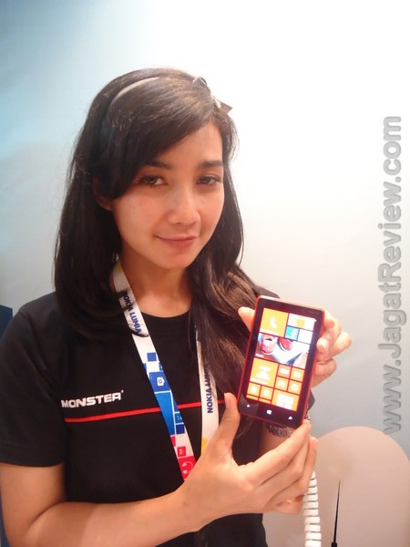 Nokia Lumia 920 dan Lumia 820 Masuk Indonesia dengan Diskon Menarik 2 Nokia Lumia 920