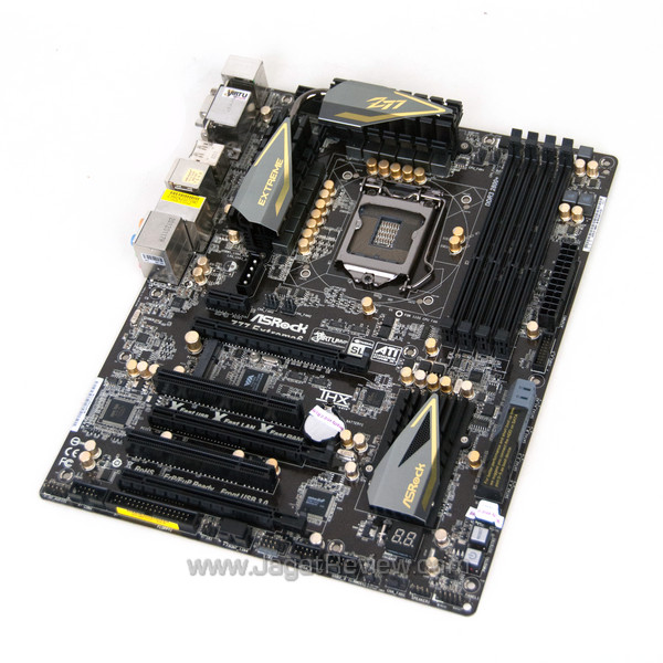 asrock z77 extreme6 board 01