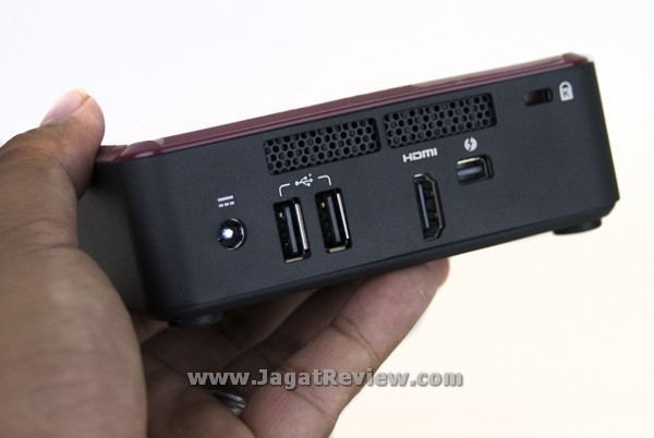 Intel NUC DC321BY NUC Size