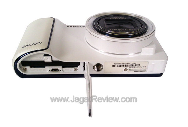 Samsung Galaxy Camera Bawah