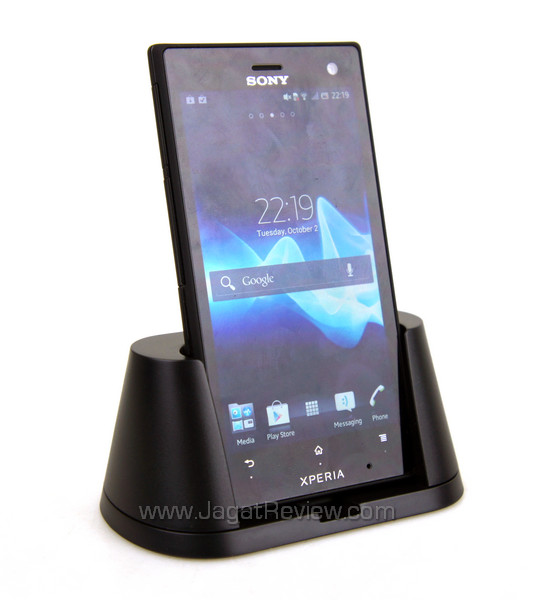 sony xperia acro s docked