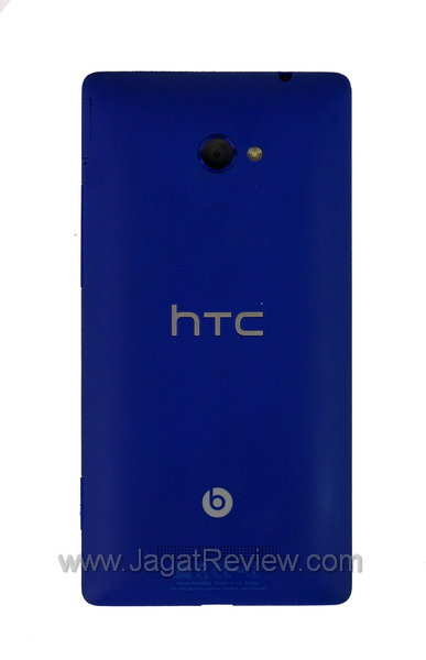 HTC Windows Phone 8x Tampak Belakang
