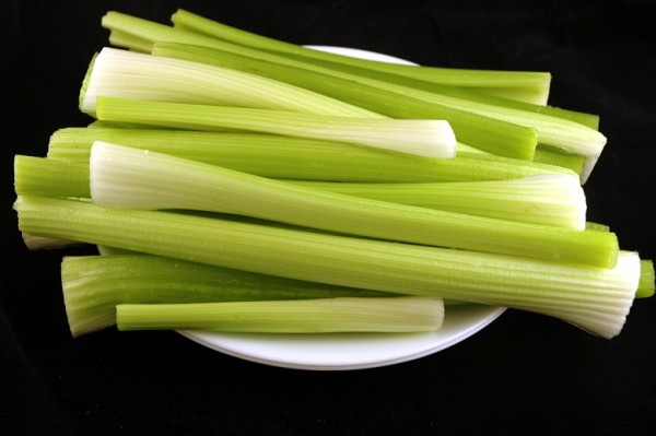 calories in celery