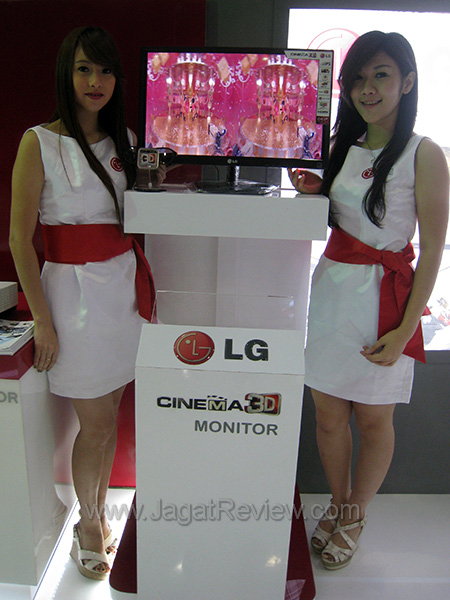 MegaBazar BoothBabes LG Monitor