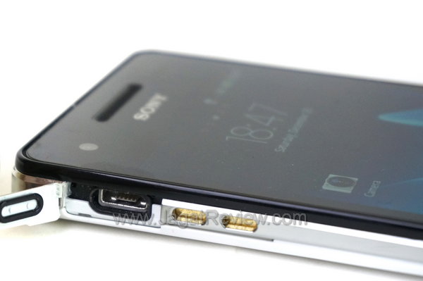 Sony Xperia V Sisi Kiri