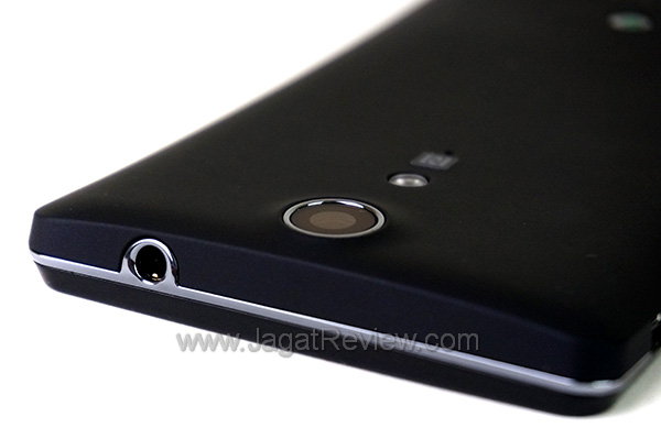 Sony XperiaTX Bagian Atas