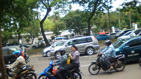 Sony XperiaTX Kamera Depan Outdoor