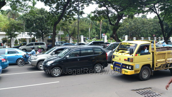 Sony XperiaTX Kamera UTama Outdoor