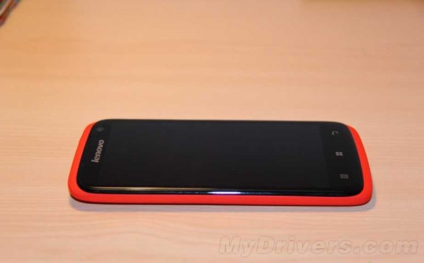 Lenovo Persiapkan S920 dan S820 dengan Prosesor Quad-Core 11 lenovo s820 01