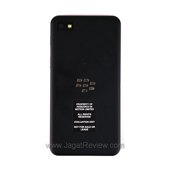 Blackberry Z10 Tampak Belakang