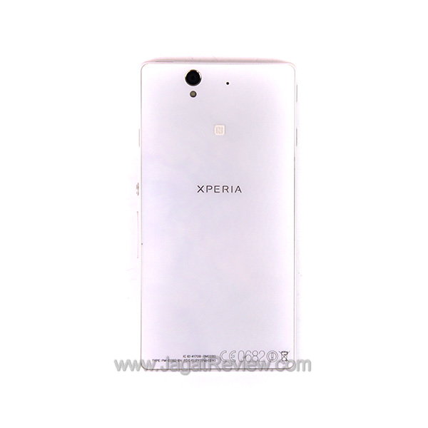 Sony Xperia Z - Tampak Belakang Sony Xperia Z Tampak Belakang