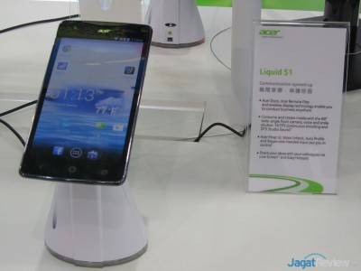 Liquid S1, smartphone/phablet baru dari Acer, juga pakai Jelly Bean, tp gk ditulis spek lengkapnya. Mungkin bisa coba cari referensi di web luar.