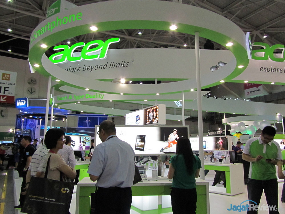 Acer Booth Raid Computex 2013 29