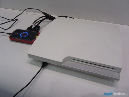 LiveGamer Portable, alat capture gambar/video buat berbagai macam tujuan penggunaan, terutama bisa digunakan buat nangkap gambar dari console, punya SD Card internal dan bisa merekam tanpa PC menyala. Resolusi maks katanya bisa 1080p.