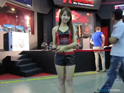 Booth Babes Computex 2013 - Jagat Review (2)