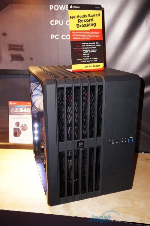 Pameran Jajaran Produk Casing Terbaru Milik Corsair Di Computex 2013 2 DSC05576
