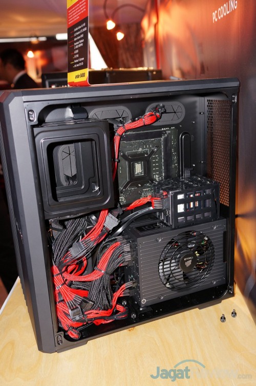 Pameran Jajaran Produk Casing Terbaru Milik Corsair Di Computex 2013 5 DSC05580