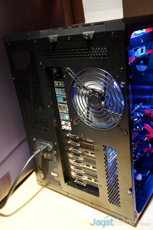 Pameran Jajaran Produk Casing Terbaru Milik Corsair Di Computex 2013 6 DSC05583