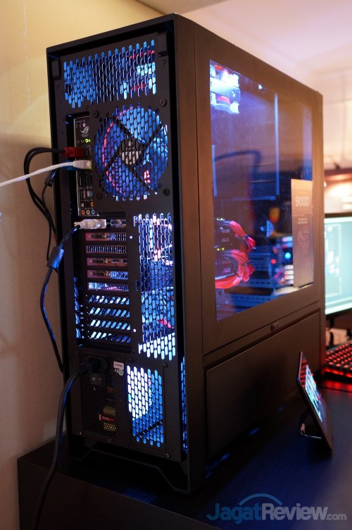 Pameran Jajaran Produk Casing Terbaru Milik Corsair Di Computex 2013 15 DSC05592