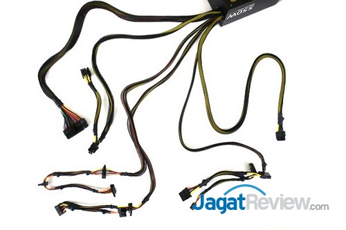 Unboxing Power Supply Cooler Master Silent Pro Gold 550W 14 DSC07115ss