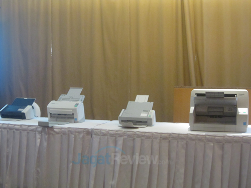 Panasonic Hadirkan Jajaran Scanner Revolusioner di Indonesia 2 Kiri-Kanan: KV-S1015C, KV-S1046C, KV-S1026, dan KV-S5055C