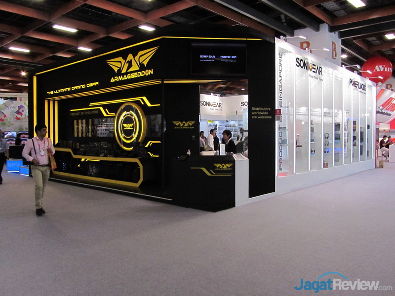 LeapFrog Booth Raid Computex 2013 1