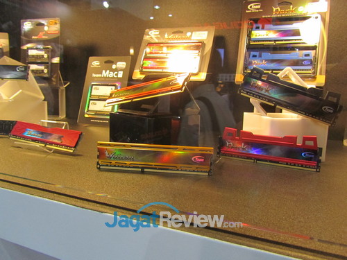 Computex 2013 Booth Raid: Team 10 Team Booth Raid - Computex 2013 (12)