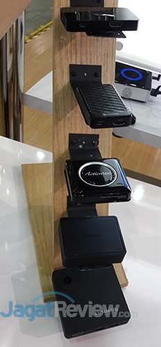 Computex 2013 Booth Raid: Intel 28 WiDi Adaptor