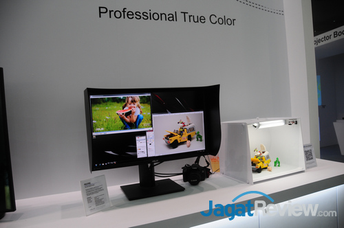 Computex 2013 Booth Raid: ASUS Display 14 ASUS_Display_BHS_3226