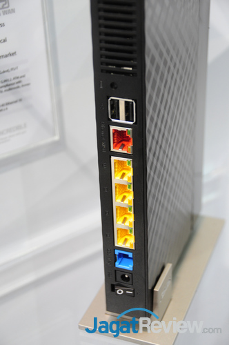 Computex 2013 Booth Raid: ASUS Networking 7 ASUS_Networking_BHS_3725