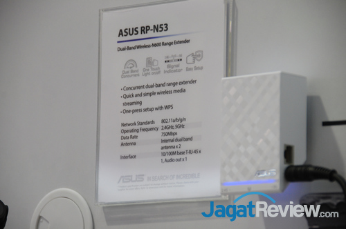 Computex 2013 Booth Raid: ASUS Networking 8 ASUS_Networking_BHS_3736