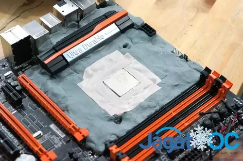 Extreme OC Review : Motherboard Gigabyte GA-Z87X-OC 1 DSC00737s
