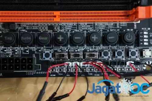 Extreme OC Review : Motherboard Gigabyte GA-Z87X-OC 10 DSC00739s