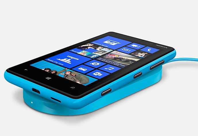 Nokia Lumia 820 21