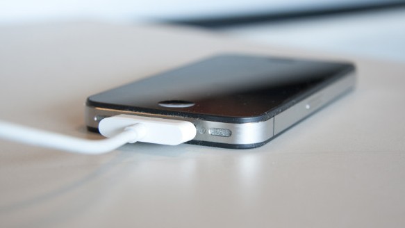 120621014933 iphone charger change one story top