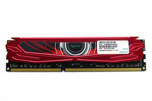 Jika diperhatikan, Apacer ARMOR memiliki tinggi heatspreader yang bisa dibilang low-profile, hanya 2-3mm lebih tinggi dari PCB-nya.