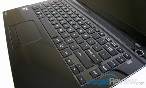 Toshiba Satellite C40D-A_10