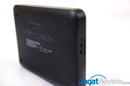 Review Western Digital My Passport Ultra 1TB: Hard Disk Eksternal Kapasitas Besar dengan Feature Berlimpah 2 WD MY PASSPORT ULTRA 1TB - Belakang