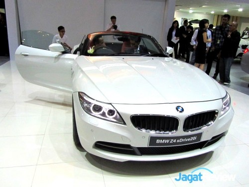 Z4 sDrive20i