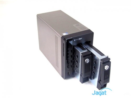 QNAP TS-269 Pro (20)