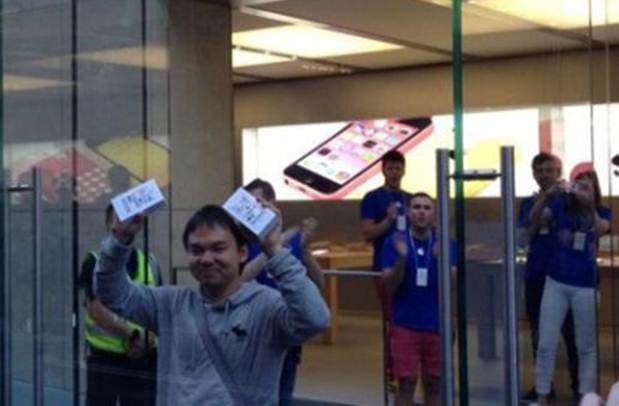 Pria Indonesia Ini Bukan Hanya Beruntung Dapatkan iPhone 5S 9 iphone1