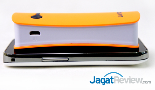 Hands-On Review: Power Bank Lavios PB-522A dengan Desain Trendy 5 Tampak samping kiri